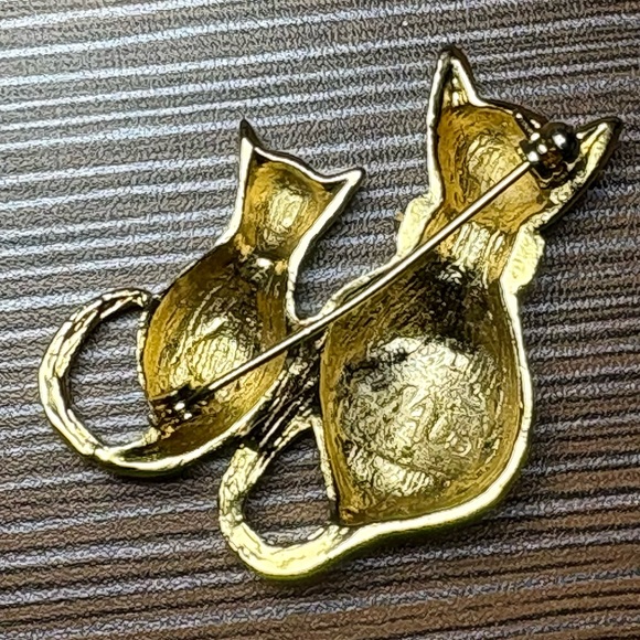 Gold Tone Cat Brooch - Picture 2 of 2